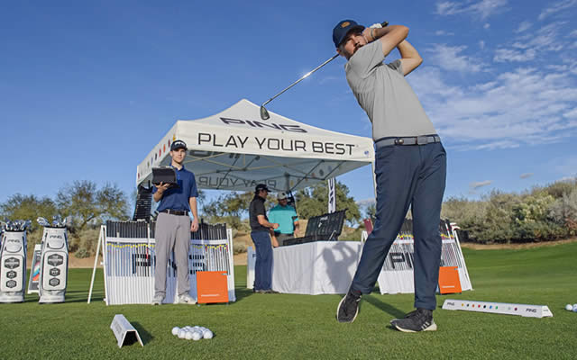 golfer at fitting session