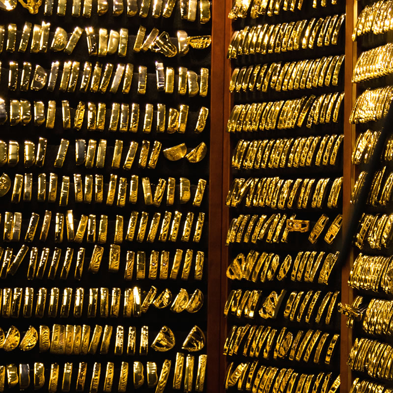 click to read about the history of the PING Gold Putters Vault