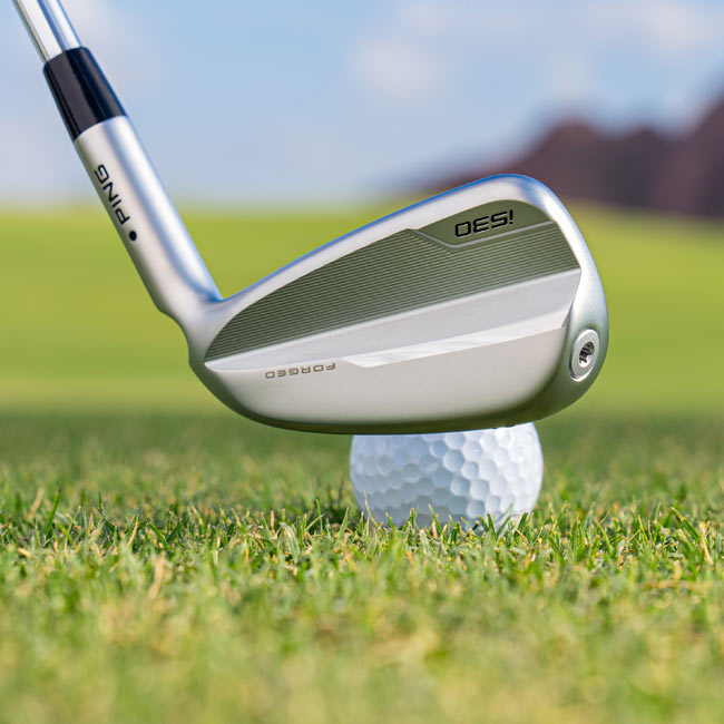 i530 iron behind golf ball